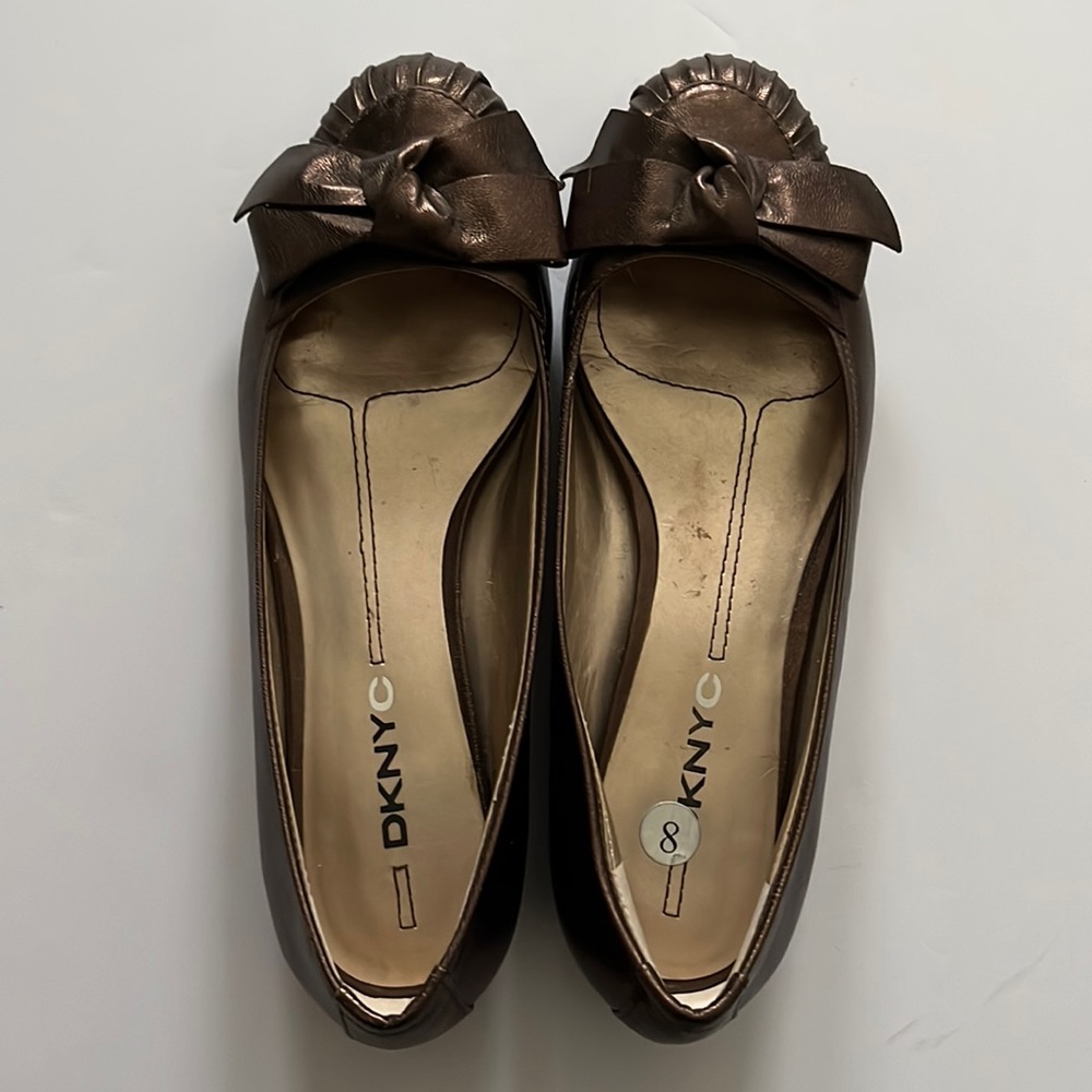 DKNY Thelma Bronze Flats with Bow Detailing Size 8